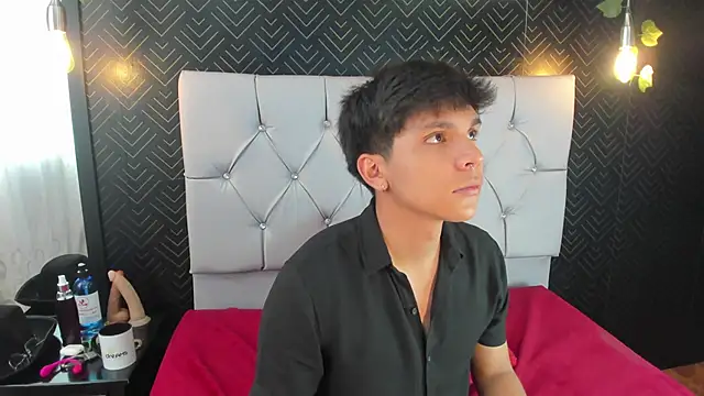 Thiago Kozak online show from 10-30-25, 03:20