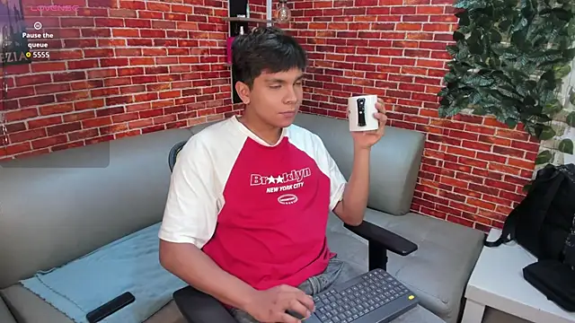 Thiago Kozak online show from 05-22-26, 01:20