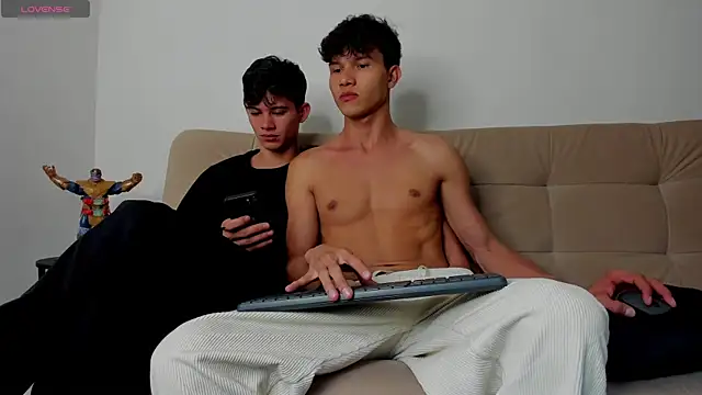 2Amateur Guys online show from 01-09-26, 10:28