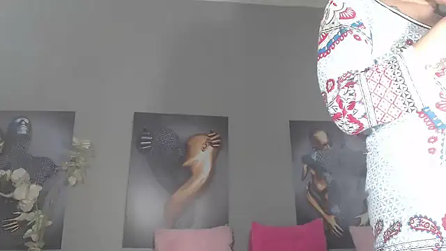 Snapshot of AntonellaBlanc chatting on 05-08-26, 04:49 AntonellaBlanc online show from 05-08-26, 04:49