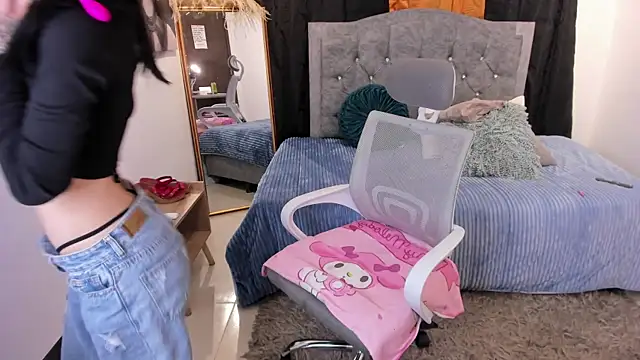 CamiCute  online show from 10-16-25, 08:17