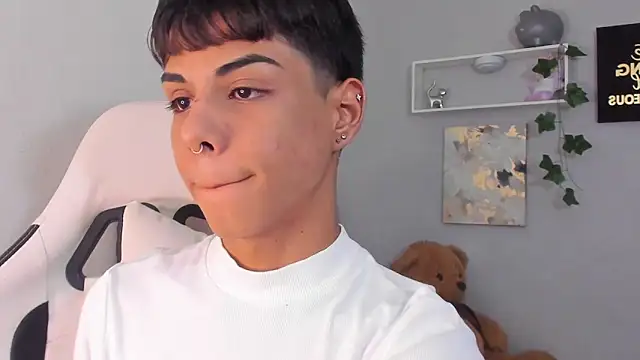 Thomas wil online show from 11-18-25, 06:39