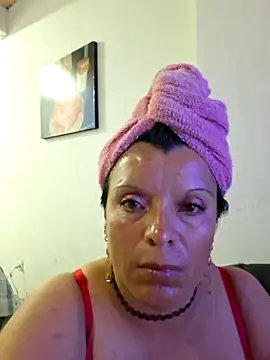 Hanna Kieran online show from 10-26-25, 06:52