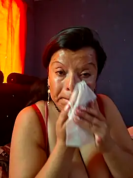 Hanna Kieran online show from 12-16-25, 12:20