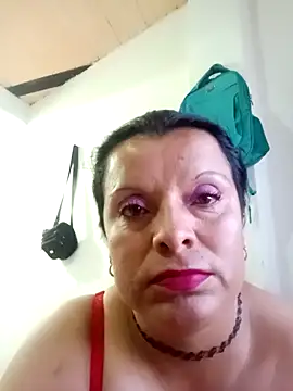 Snapshot of Hanna_Kieran chatting on 10-16-25, 10:07 Hanna Kieran online show from 10-16-25, 10:07