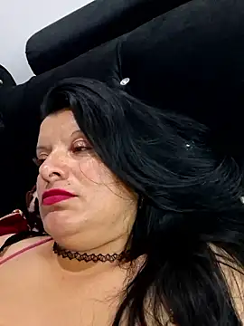 Hanna Kieran online show from 10-28-25, 02:01