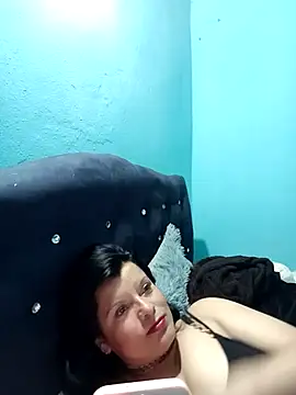 Hanna Kieran online show from 10-30-25, 03:38