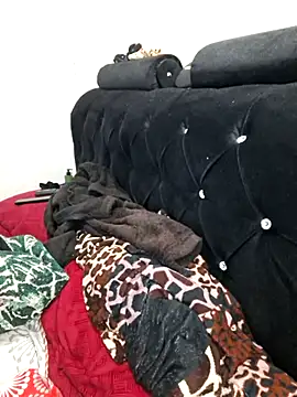 Hanna Kieran online show from 10-25-25, 04:51