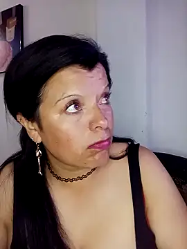 Snapshot of Hanna_Kieran chatting on 10-20-25, 11:27 Hanna Kieran online show from 10-20-25, 11:27