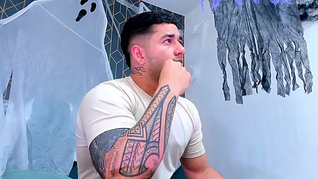 king falconer online show from 10-23-25, 03:38