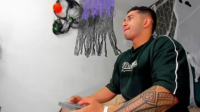 king falconer online show from 10-14-25, 04:02