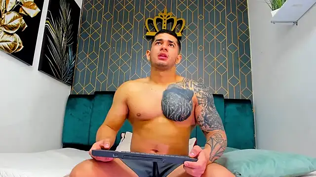 king falconer online show from 09-27-25, 03:12