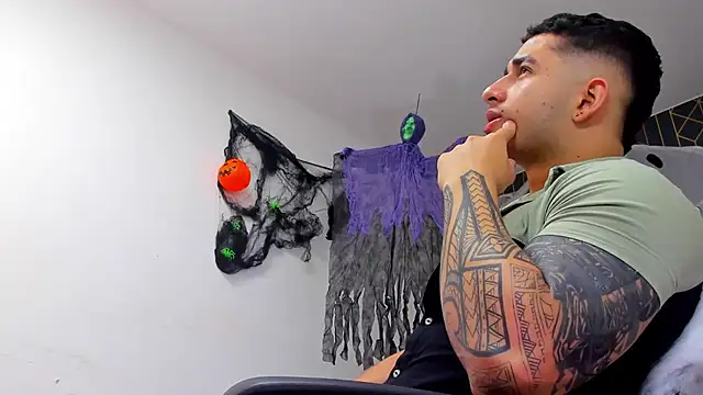 king falconer online show from 10-16-25, 01:14