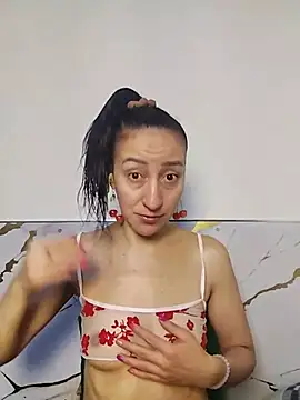 Snapshot of Oriana111 chatting on 05-15-26, 12:14 Oriana111 online show from 05-15-26, 12:14