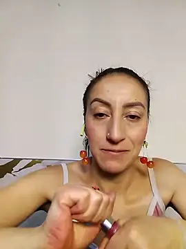 Snapshot of Oriana111 chatting on 06-20-26, 03:33 Oriana111 online show from 06-20-26, 03:33