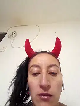 Oriana111 online show from 11-15-25, 05:39