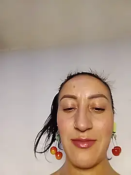 Snapshot of Oriana111 chatting on 06-15-26, 03:18 Oriana111 online show from 06-15-26, 03:18