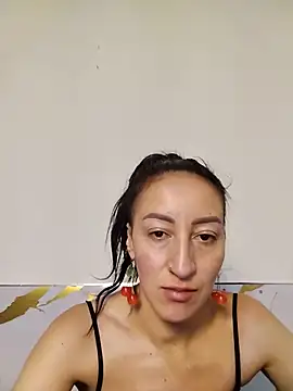 Snapshot of Oriana111 chatting on 05-14-26, 12:13 Oriana111 online show from 05-14-26, 12:13