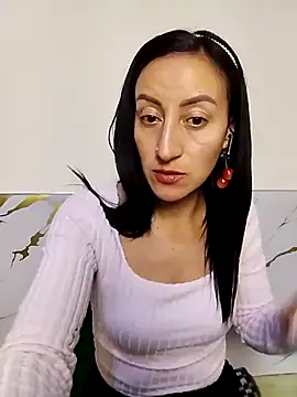 Snapshot of Oriana111 chatting on 05-11-26, 03:41 Oriana111 online show from 05-11-26, 03:41