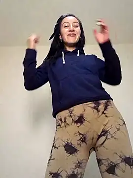 Oriana111 online show from 10-28-25, 03:51