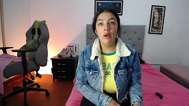 Esmeraldaa- online show from 10-09-25, 05:19