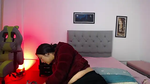 Esmeraldaa- online show from 10-10-25, 06:25