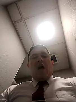 BigCristh79 online show from 11-30-25, 09:37