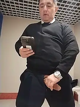 Snapshot of BigCristh79 chatting on 06-16-26, 04:23 BigCristh79 online show from 06-16-26, 04:23