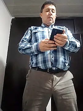 BigCristh79 online show from 12-16-25, 08:02