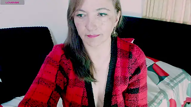 Kendraline1 online show from 04-17-26, 06:22