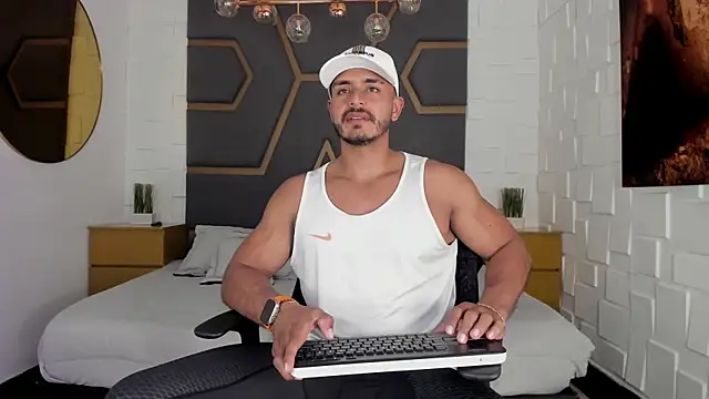 Snapshot of magnusclark chatting on 09-15-25, 06:19 magnusclark online show from 09-15-25, 06:19