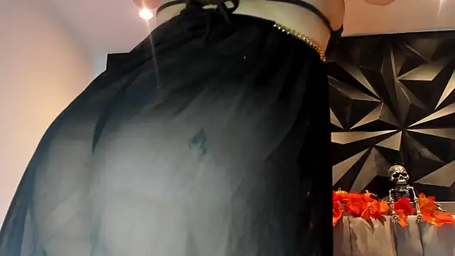 megan whitee   online show from 10-31-25, 02:30