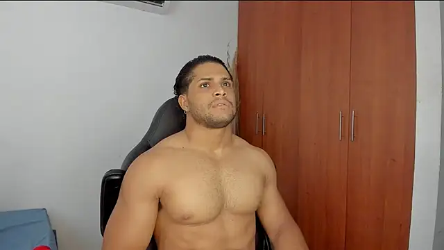 Snapshot of Evansdark1 chatting on 04-15-26, 10:32 Evansdark1 online show from 04-15-26, 10:32