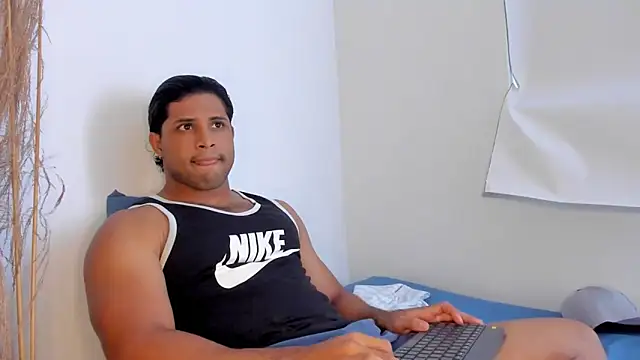 Snapshot of Evansdark1 chatting on 02-17-26, 05:21 Evansdark1 online show from 02-17-26, 05:21