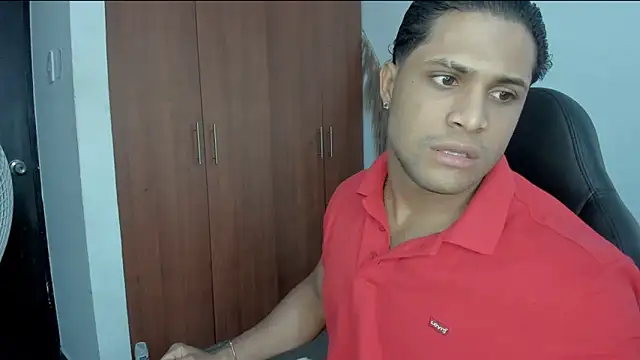 Snapshot of Evansdark1 chatting on 05-08-26, 10:35 Evansdark1 online show from 05-08-26, 10:35