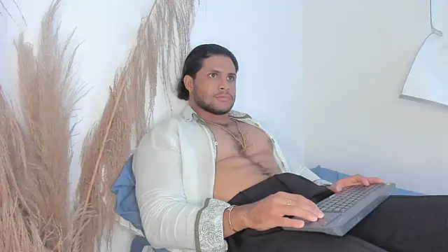 Snapshot of Evansdark1 chatting on 02-26-26, 10:43 Evansdark1 online show from 02-26-26, 10:43