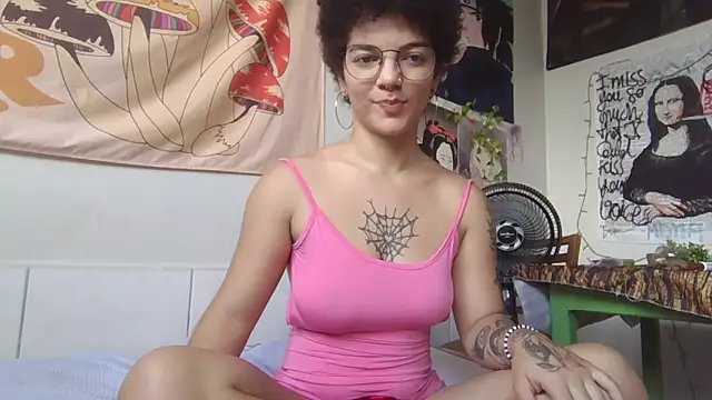 Snapshot of CamillyBlum chatting on 04-21-26, 04:13 CamillyBlum online show from 04-21-26, 04:13