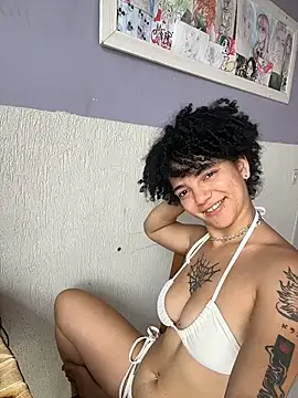 CamillyBlum online show from 10-28-25, 01:32