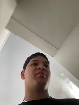 RobinLenoxx online show from 10-15-25, 04:37