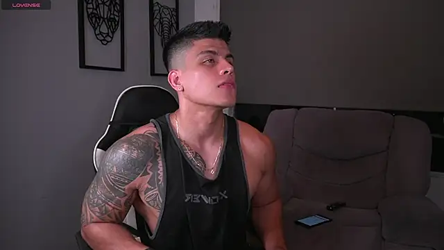 Snapshot of tyler_muscle1 chatting on 10-07-25, 12:22 tyler muscle1 online show from 10-07-25, 12:22