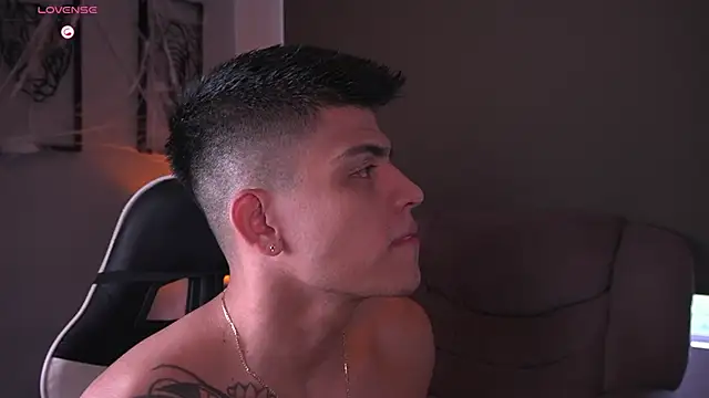 tyler muscle1 online show from 10-28-25, 02:27