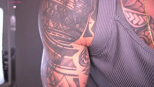 tyler muscle1 online show from 11-11-25, 01:55