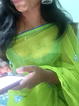 Snapshot of Laxmipriyatamil chatting on 06-10-26, 08:54 Laxmipriyatamil online show from 06-10-26, 08:54
