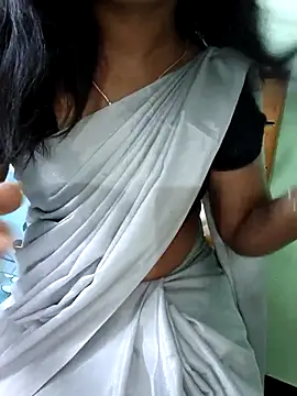 Snapshot of Laxmipriyatamil chatting on 05-29-26, 11:11 Laxmipriyatamil online show from 05-29-26, 11:11