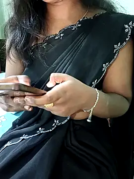 Snapshot of Laxmipriyatamil chatting on 05-28-26, 11:10 Laxmipriyatamil online show from 05-28-26, 11:10