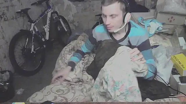 Snapshot of makarov1993 chatting on 10-08-25, 06:41 makarov1993 online show from 10-08-25, 06:41