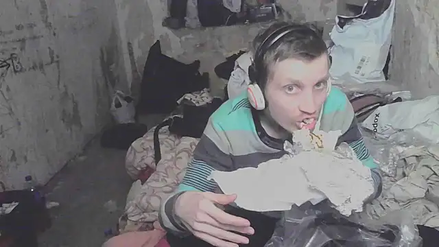 Snapshot of makarov1993 chatting on 11-16-25, 03:06 makarov1993 online show from 11-16-25, 03:06