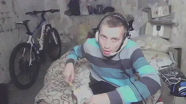 Snapshot of makarov1993 chatting on 10-04-25, 08:49 makarov1993 online show from 10-04-25, 08:49