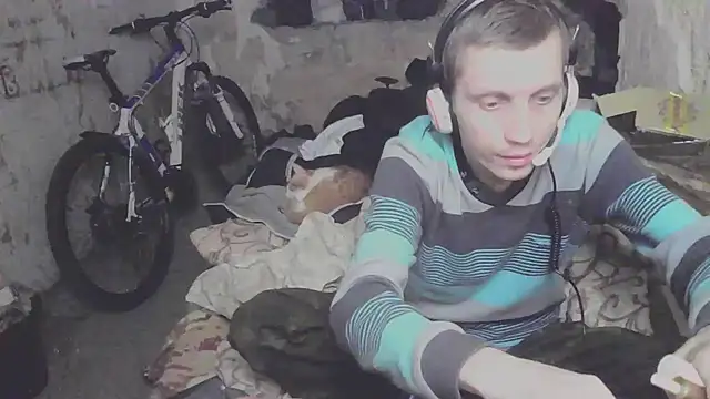 Snapshot of makarov1993 chatting on 10-15-25, 10:29 makarov1993 online show from 10-15-25, 10:29