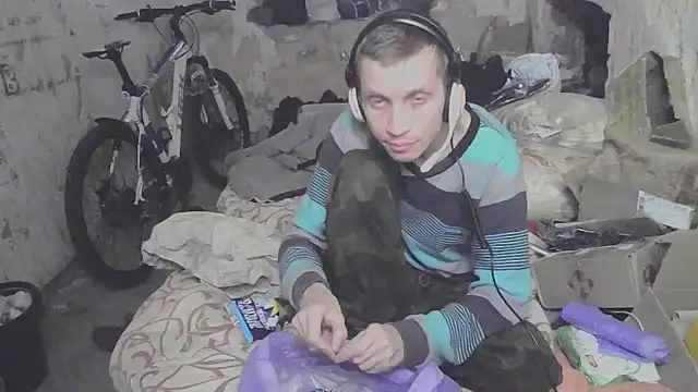 Snapshot of makarov1993 chatting on 10-16-25, 11:29 makarov1993 online show from 10-16-25, 11:29